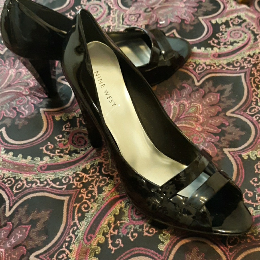 Nine West Peeping Toe in Black Patent Leather